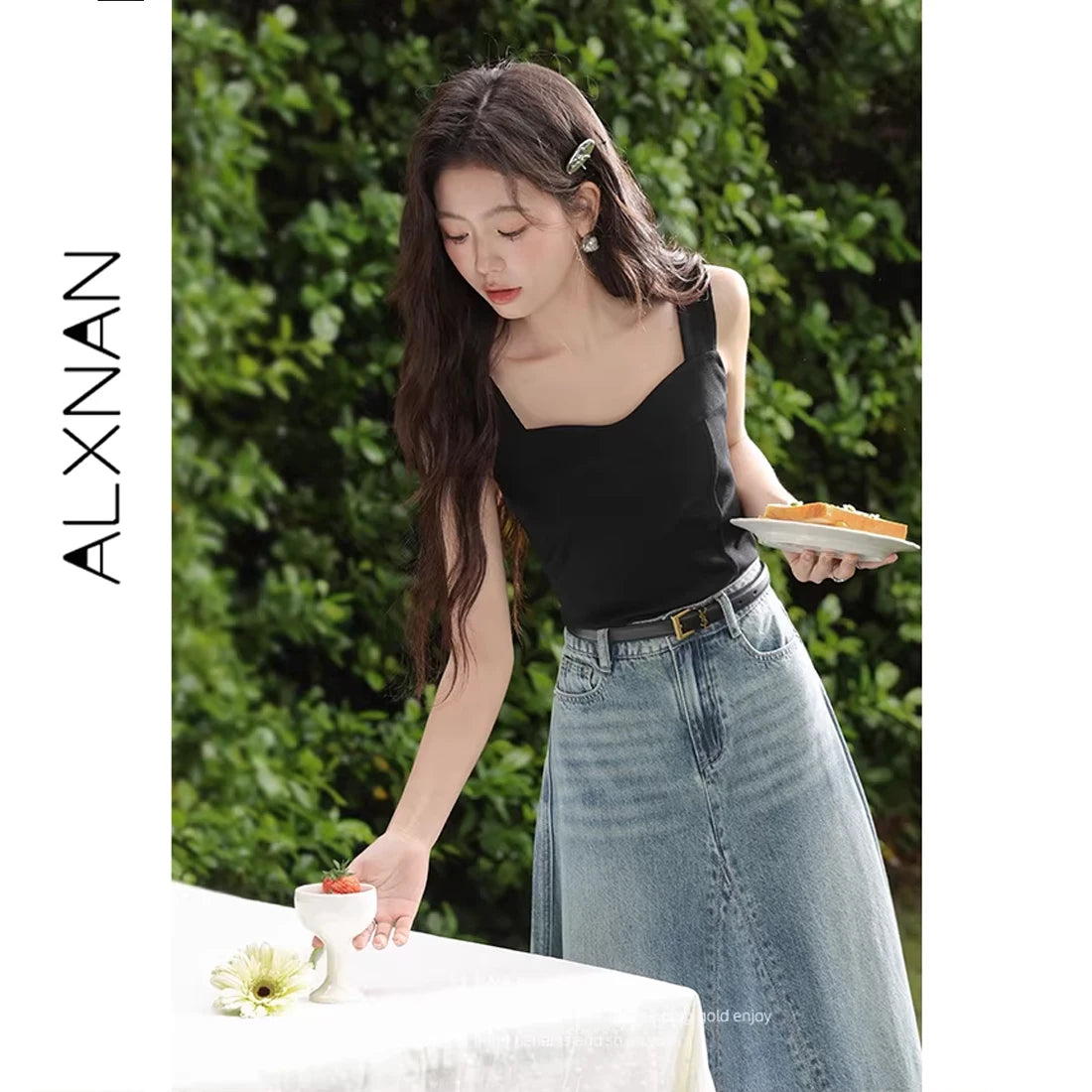 ALXNAN Black Tank Tops Women 2026 Summer Elegant Fashion Strapless Tank Top New Casual Cute Sleeveless Tops Female L53819