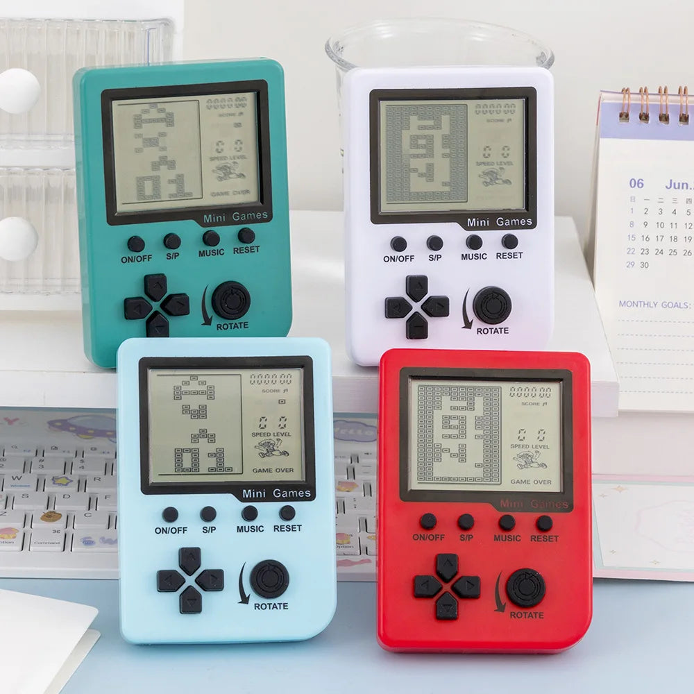 Retro Pocket Handheld Game Console Keychain Classic Tetris Electronic Game Player 26 Kinds Games Mini Kids Toy Birthday Present