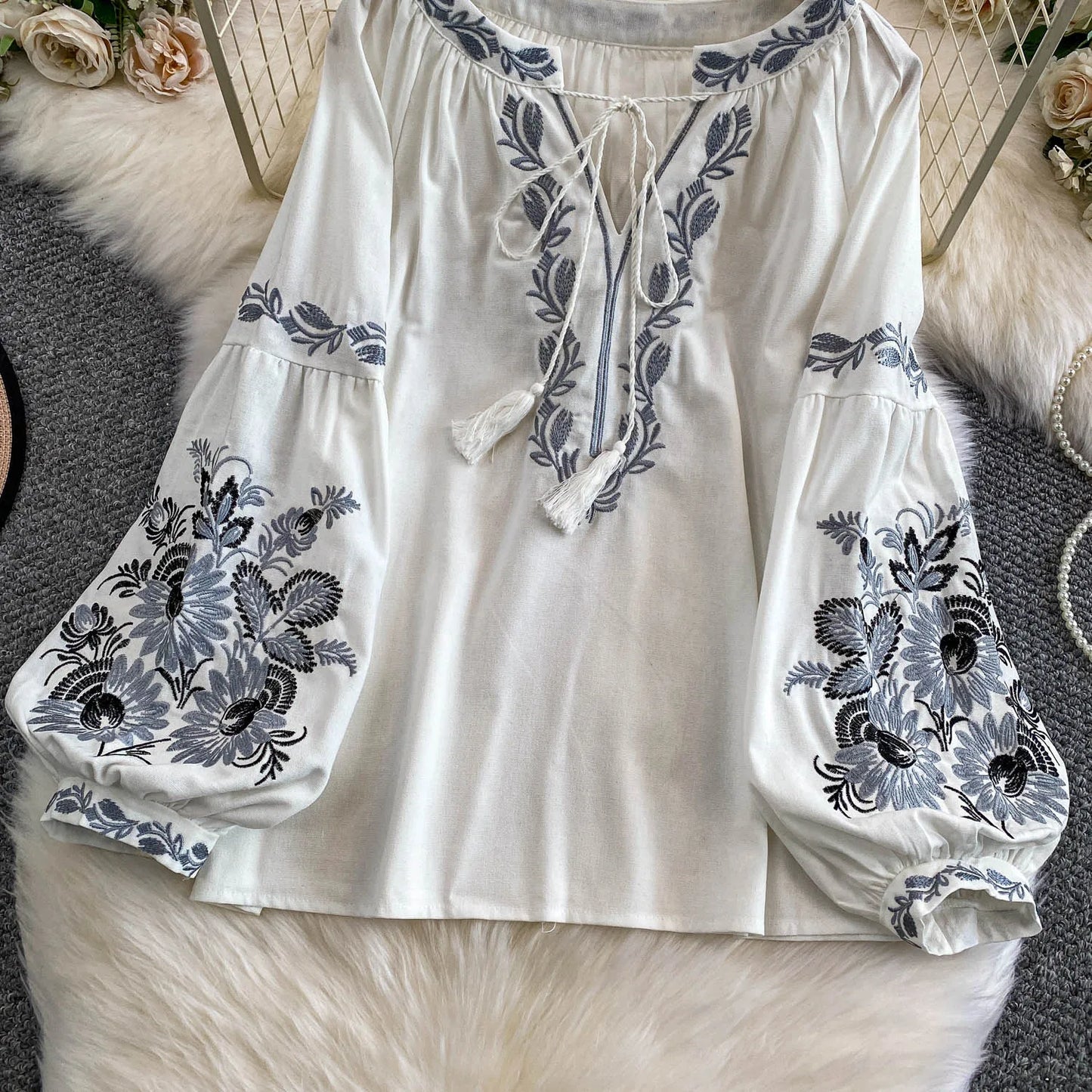 Bohemian Vacation Style Women's Shirt round Neck Lantern Sleeve Embroidery Heavy Work Autumn Design Sense Knot Design Top
