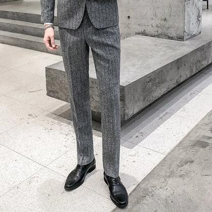High-quality, fashionable, stylish, versatile and trendy business men's slim-fitting, no-iron vertical striped trousers and skin