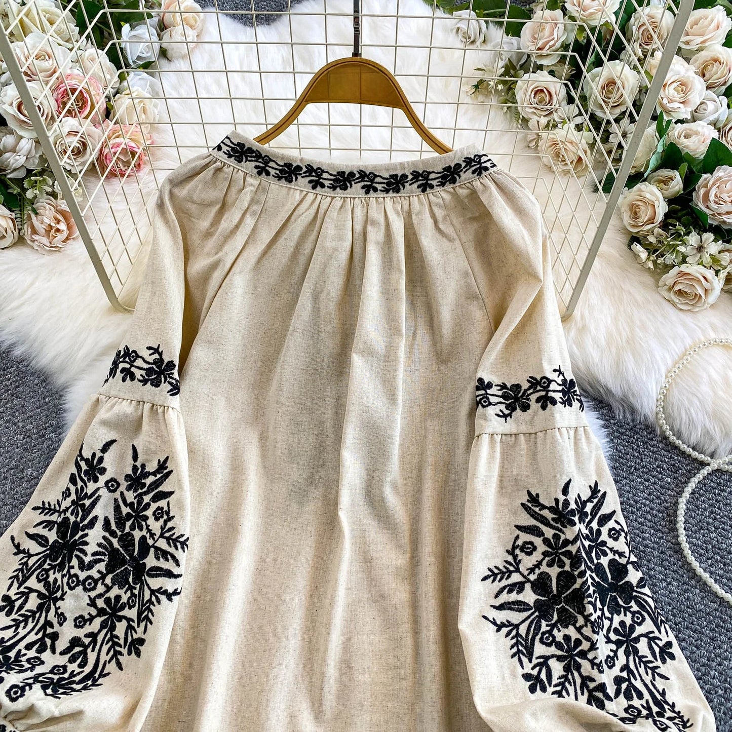 Bohemian Vacation Style Women's Shirt round Neck Lantern Sleeve Embroidery Heavy Work Autumn Design Sense Knot Design Top