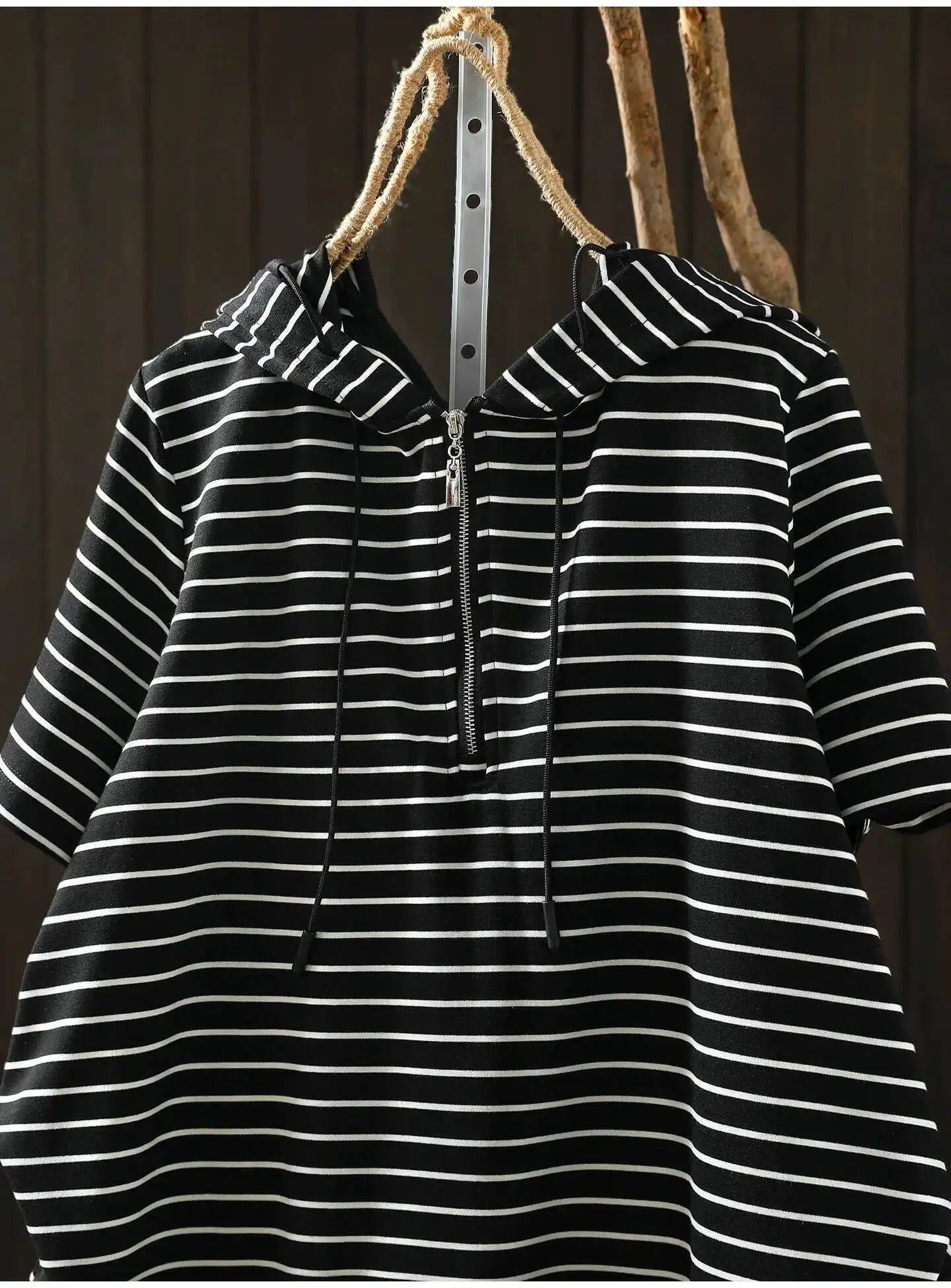 Short-sleeve Women T-shirt Summer 2026 Stylish New Trendy Loose Striped T-shirt ZF2132