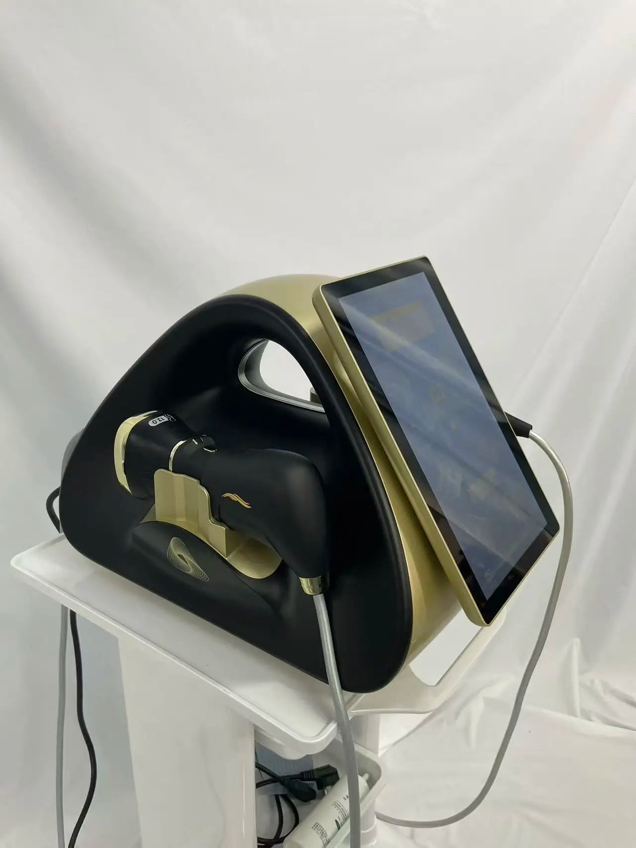 22D MAX HIFU Beauty  Equipment Machine for Facial Tightening Slimming And Fat Reduction Latest Model