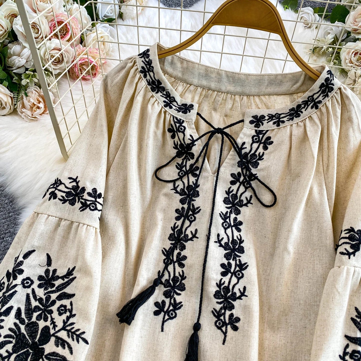 Bohemian Vacation Style Women's Shirt round Neck Lantern Sleeve Embroidery Heavy Work Autumn Design Sense Knot Design Top