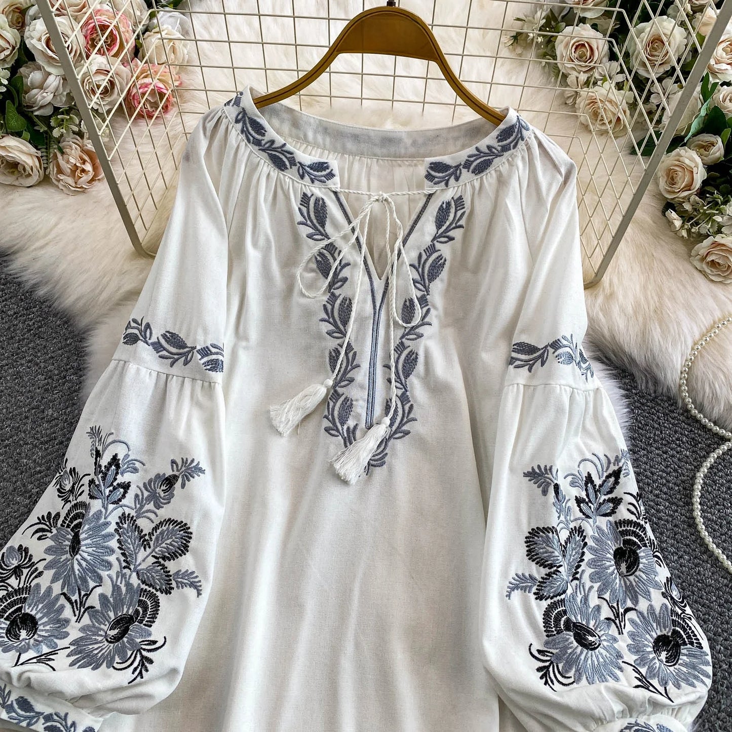 Bohemian Vacation Style Women's Shirt round Neck Lantern Sleeve Embroidery Heavy Work Autumn Design Sense Knot Design Top