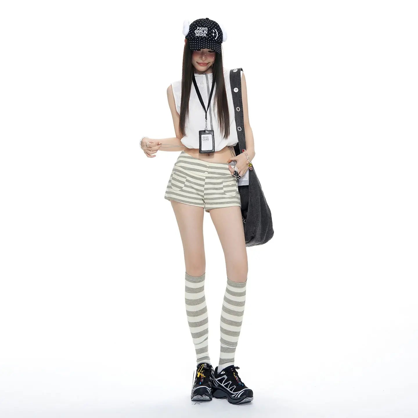 2026 Summer｜American-style Spicy Girl Color-block Striped Low-waist Slimming Outerwear Bermuda Shorts