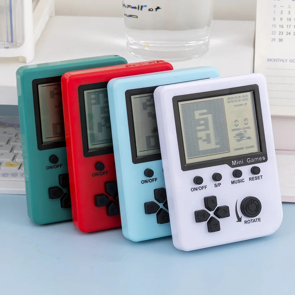 Retro Pocket Handheld Game Console Keychain Classic Tetris Electronic Game Player 26 Kinds Games Mini Kids Toy Birthday Present