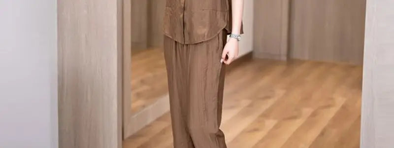 Chic Cotton Linen Two-Piece Set Short Sleeve  Collar Mom Summer Fashion Ensemble for Women over 35 Years Old