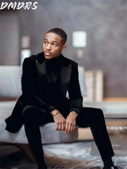 Classic Velvet Men Suits Slim Fit Groomsmen Wedding Tuxedos 2 Pieces Sets Black Peaked Lapel Blazers Formal Suit With Jacket And