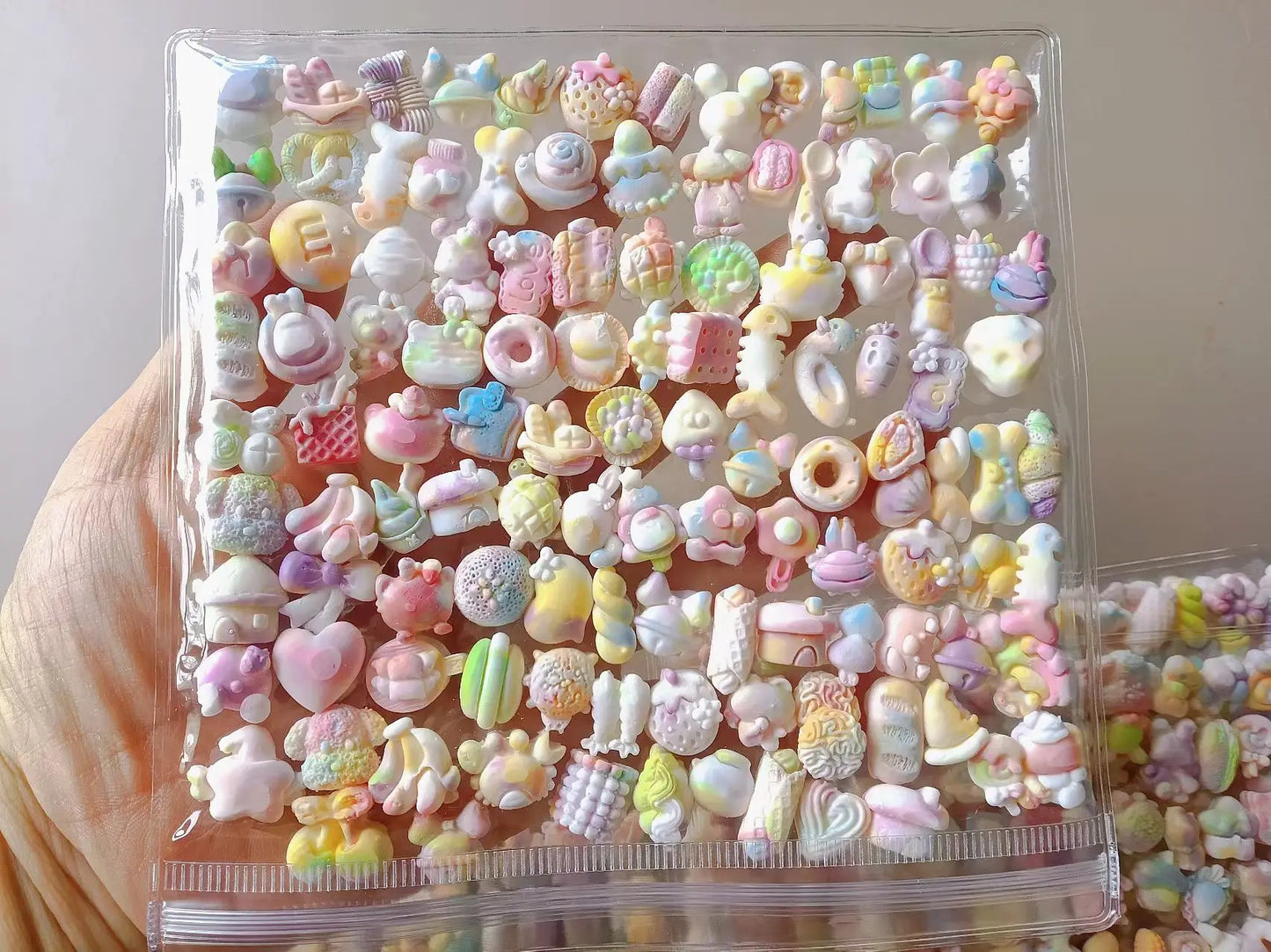 100pcs Kawaii Mini Cat's Paw Squishy Toy Silicone Soft Colorful Cat Paw Mochi Stress Relief Squishy Fidget Toy for Adult Gift