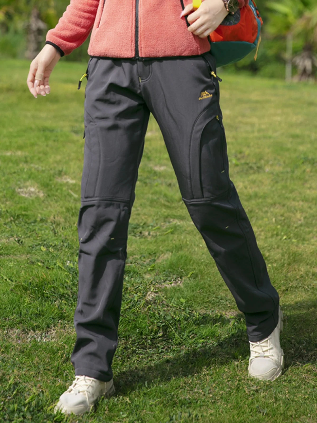 Women's Winter Casual Outdoor Fleece-Lined Pants with Belt, Windproof, Wear-Resistant, Water-Repellent, Multi-Pocket, Suitable for Daily Work and Outdoor Activities