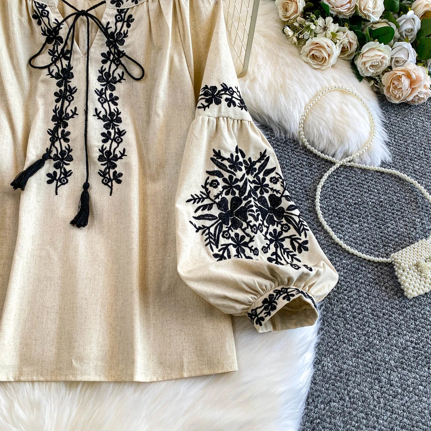 Bohemian Vacation Style Women's Shirt round Neck Lantern Sleeve Embroidery Heavy Work Autumn Design Sense Knot Design Top