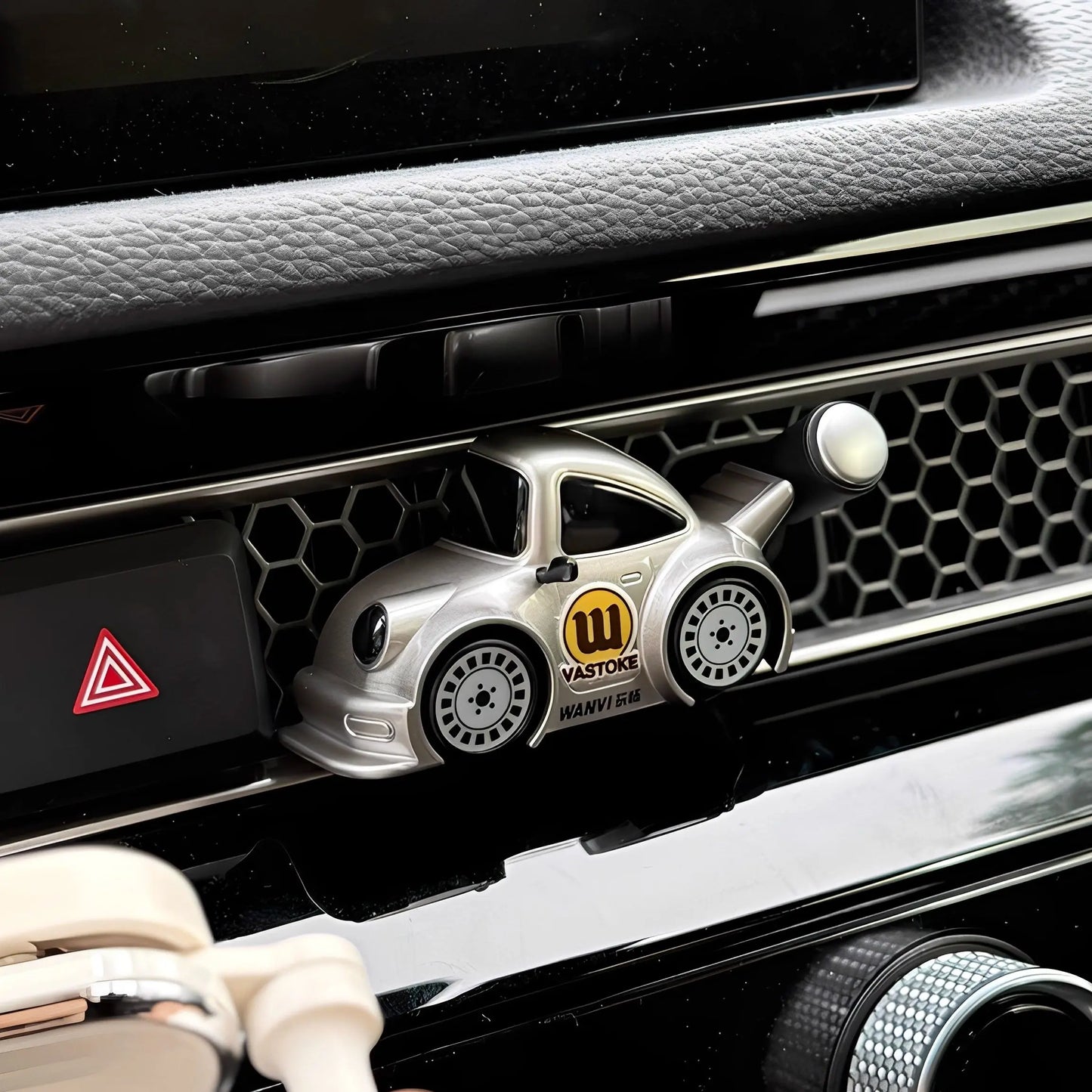 Car DIY Aromatherapy Ornaments Car Air Outlet Decoration Special Gift Car Interior Decoration Advanced Sense Car Model Decor