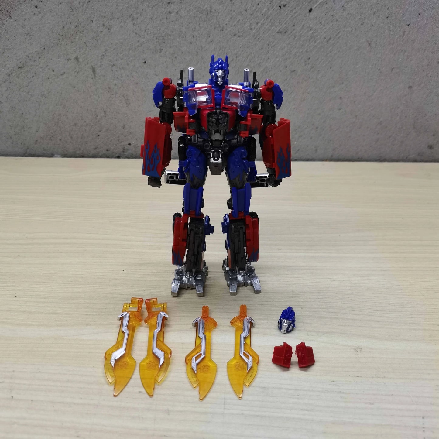 BAIWEI TW1022 TW1022A1 SS44 Transformation Optimus Commander