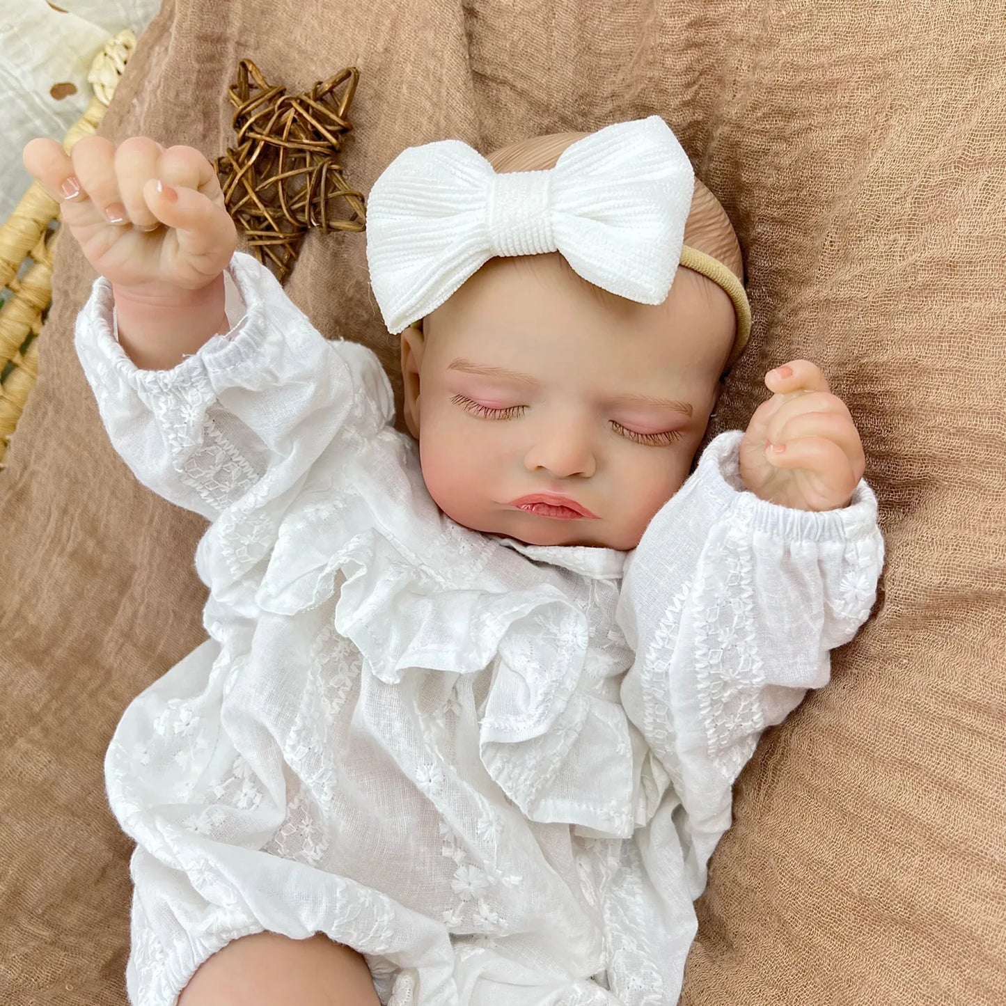 AONPENG 18 inch Realistic Asleep Reborn Baby Doll with Cloth Body 45 CM 3D-Skin Doll Fashion Birthday Gift for Collectors