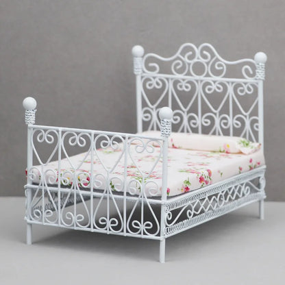1:12 Dollhouse Mini Single/Double Bed Home Bedroom Furniture Toy Gift Living Room Furniture Model Beautiful Handmade Iron Toy