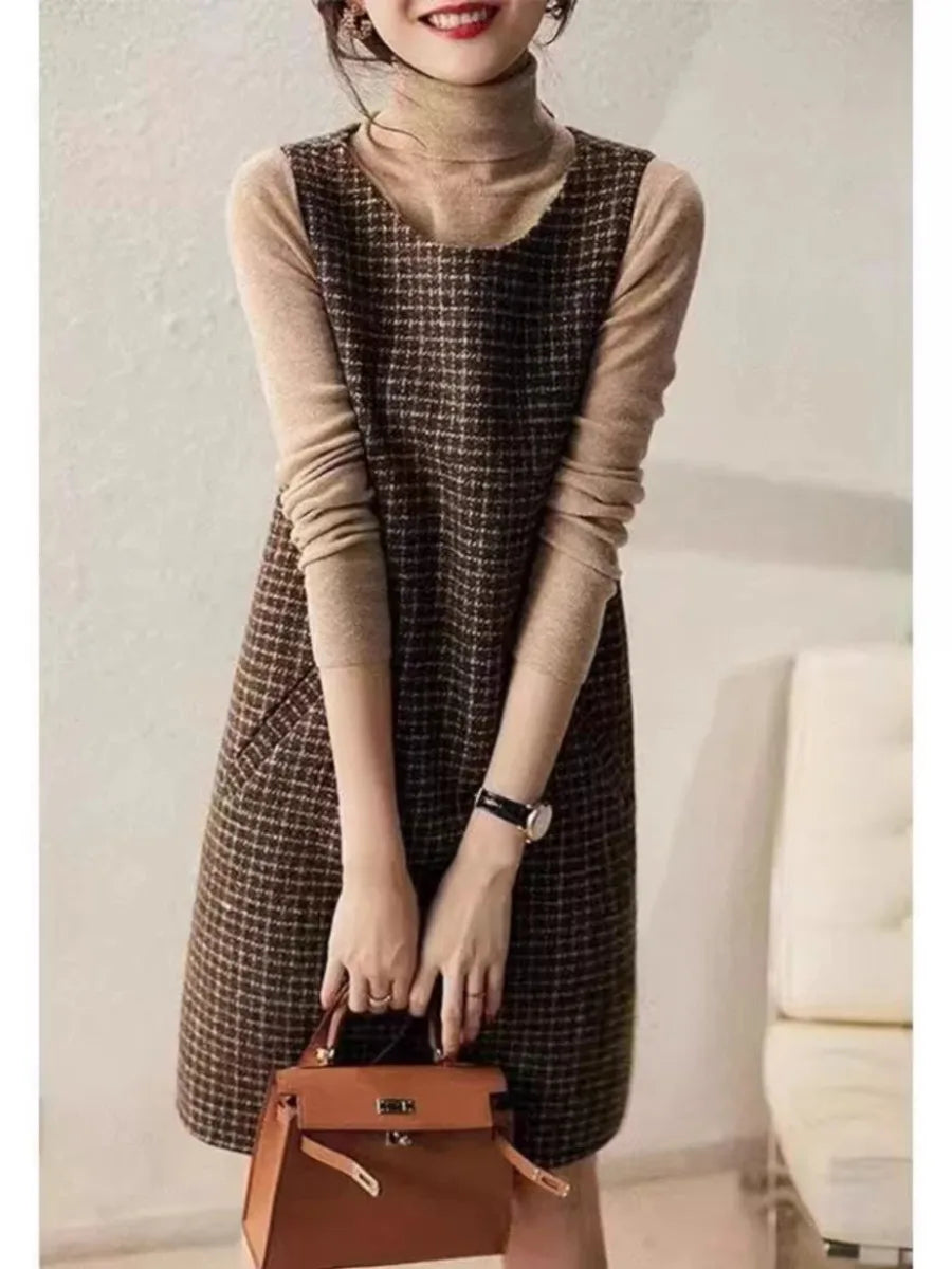 Retro Plaid Woolen Vest Dress Women's Autumn Winter Thickened Mid-Length Sleeveless H-Shape round Neck Backless Midi Dress