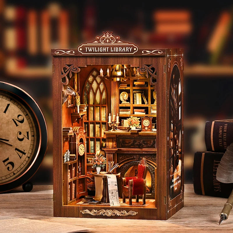 Wooden Miniatures Doll House Figurines 3D Puzzle Doll House Kit Assembly Model Building Room With Furniture For Christmas Gifts