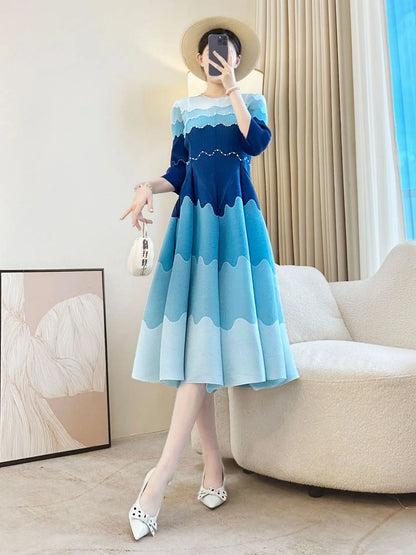 High-end Miyake Style Pleated Dress 2025 Autumn New Slim Flower Bud French Tea Break Skirt Fashionable Gradient Long Skirt Women