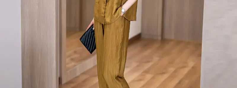 Chic Cotton Linen Two-Piece Set Short Sleeve  Collar Mom Summer Fashion Ensemble for Women over 35 Years Old