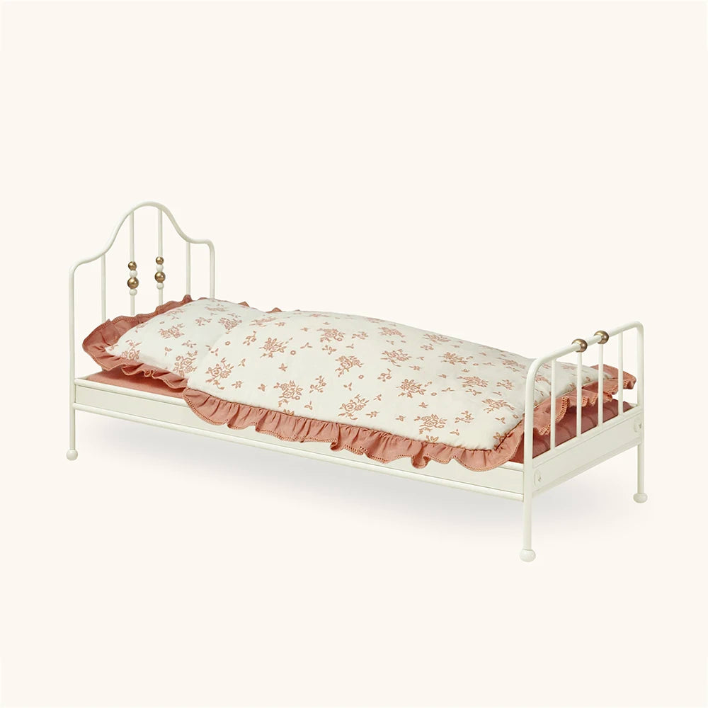Aizulhomey 1/6 Doll House Model Furniture Accessories Metal Princess Bed with Bedding Set Bjd Ob11 Gsc Blyth Lol Miniatures Toys