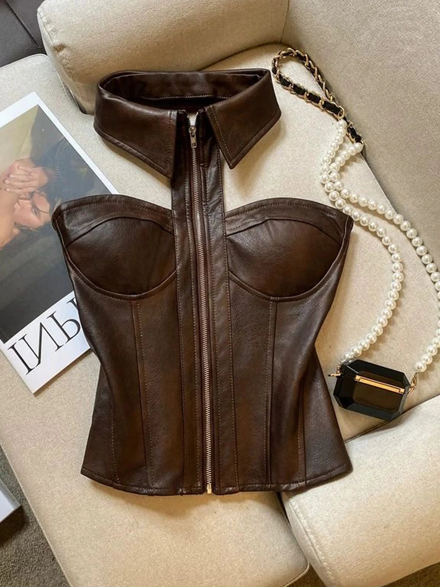 Spring 2026 Pure Desire Sweet And Spicy Design Hanging Neck Shoulder Bared Zipper Tube Top Women's Top with Chest Pad