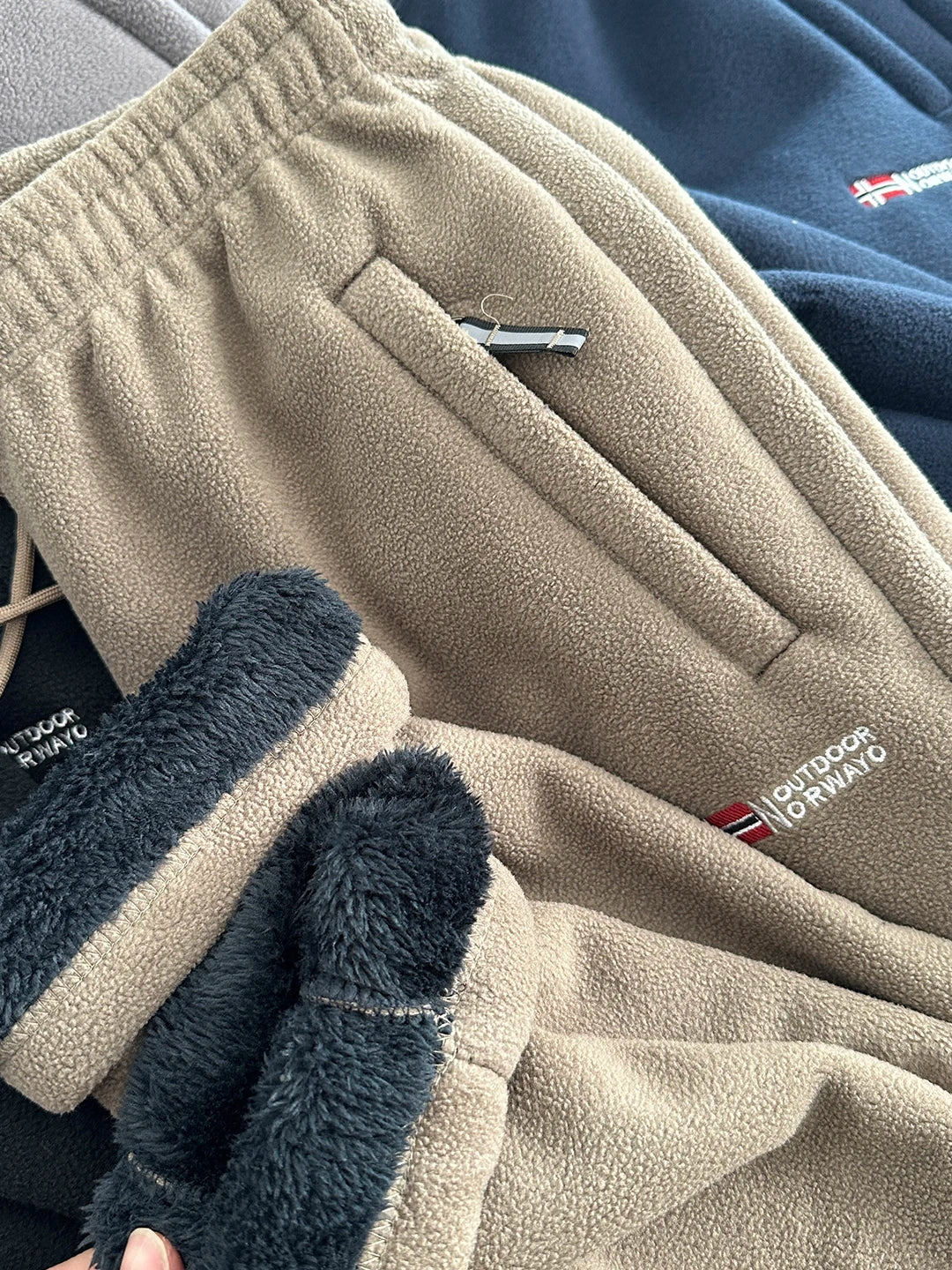 Thickened Fleece Lined Straight Leg Casual Pants for Men Winter Leisure Trousers Trendy Couple Pants Chinese Brand