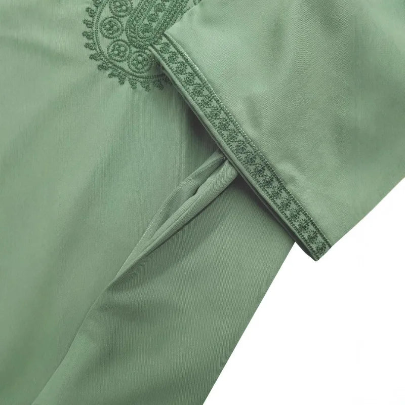 2026 Men's Moroccan Embroidered V-neck Robe Muslim Fashion Abayas with Side Pockets Arab Islamic Clothing Robe Eid Ramadan Dress