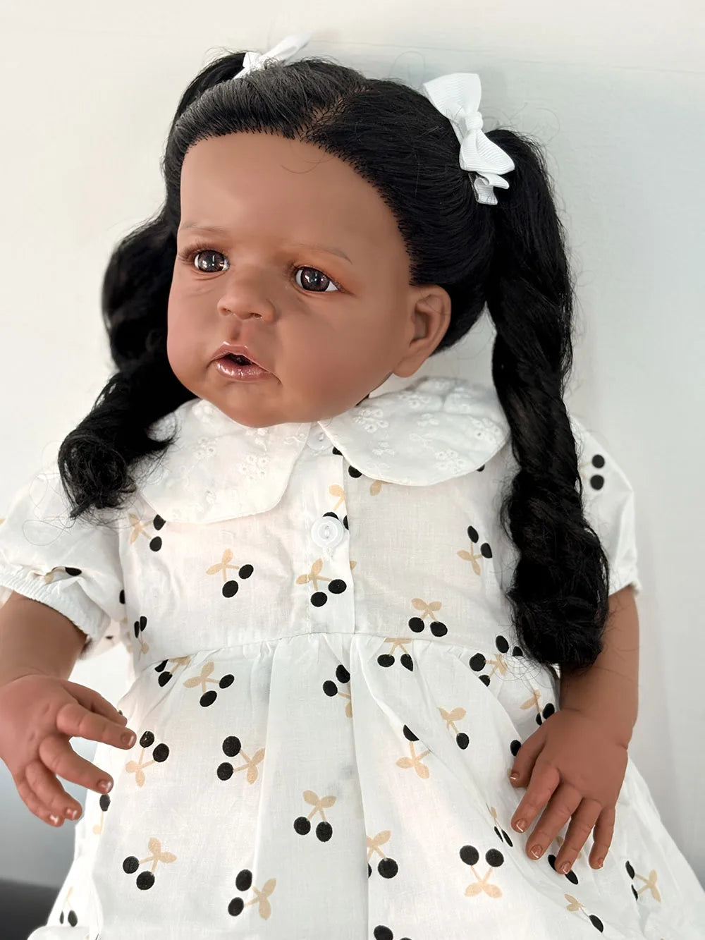 Handmade Asian Dark Skin 60CM Reborn Sandie Realistic Bebe Lifelike Soft Touch Hand Implant Hair Real Looking Baby Girls Gift