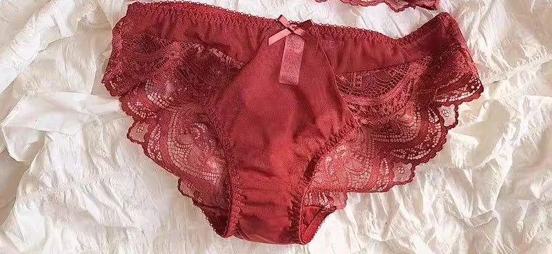 MOYISU Adjustable Lace Bralette for Small Chest Bra Set Removable Straps & Thin Padding Soft Wire Comfort Muslim Girls Underwear