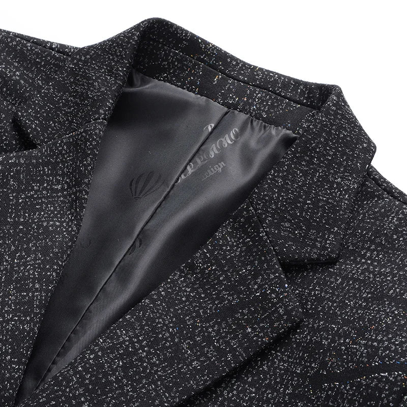 The new men's two-button single-row-closure smart business tailored suit coat is suitable for daily wear.