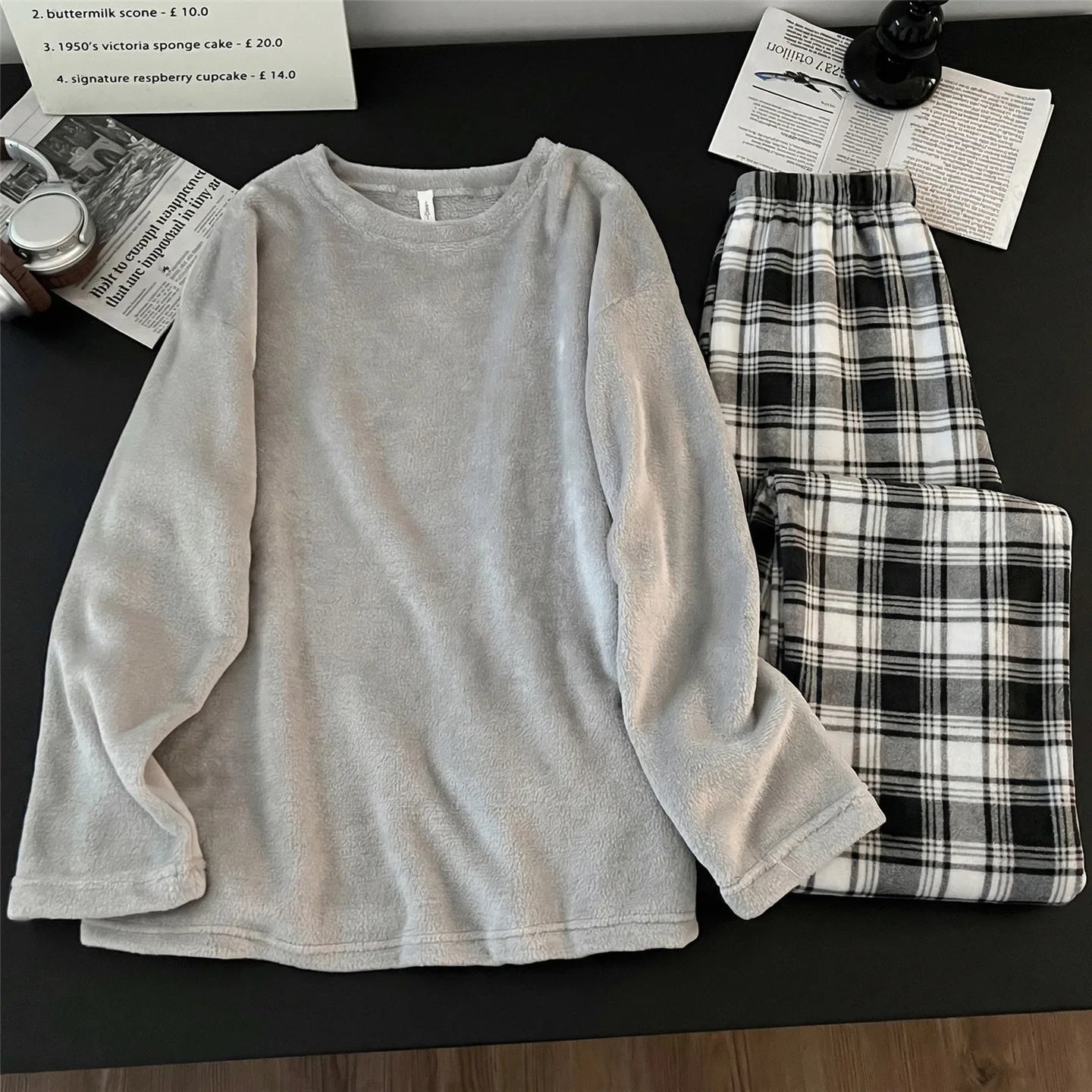 Men's Coral Fleece Pajamas Thickened Flannel Home Clothes Set Casual Loose Fit Autumn Winter Warm Sleepwear round Neck Sweats...