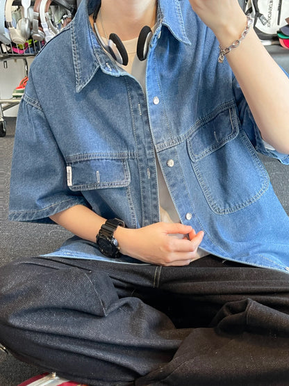 Workwear style denim short sleeved shirt with women's doubles pockets, loose and slimming  versatile daily top