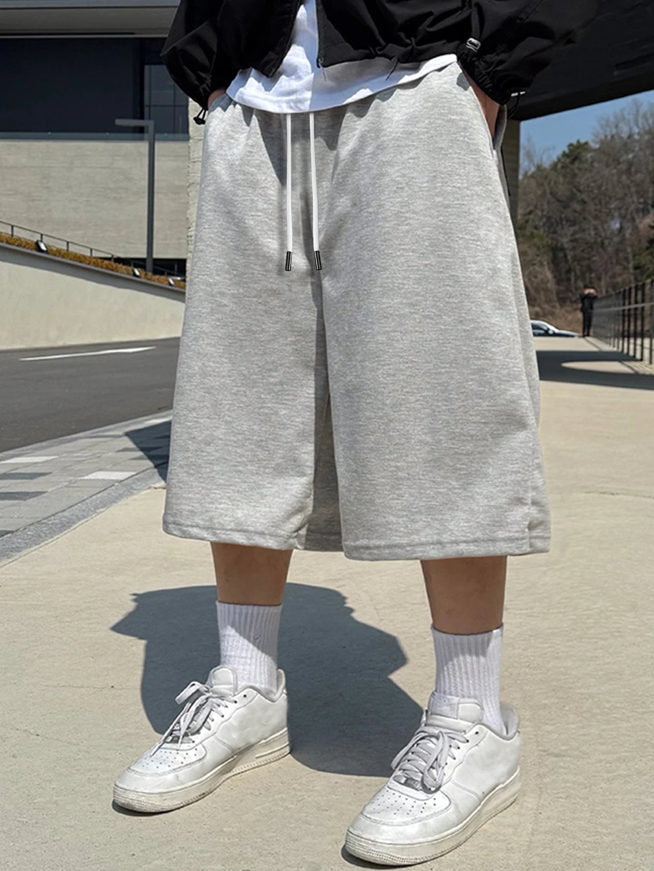 Men's Young Fashion Wide Leg Shorts Elastic Waist Casual Sweat Shorts High Street Wear Loose Fit Hip Hop Shorts