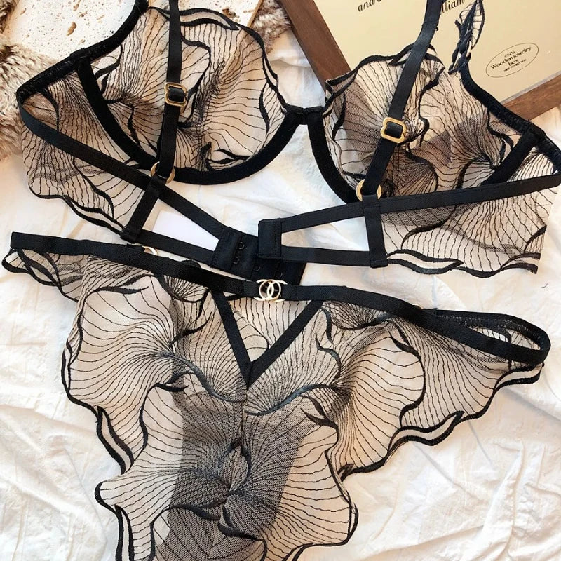 2 Pieces Summer Ultra Thin Breathable Women Underwear Sexy Lace Bra French Mesh Temptation Intimates Lingerie and Briefs Sets