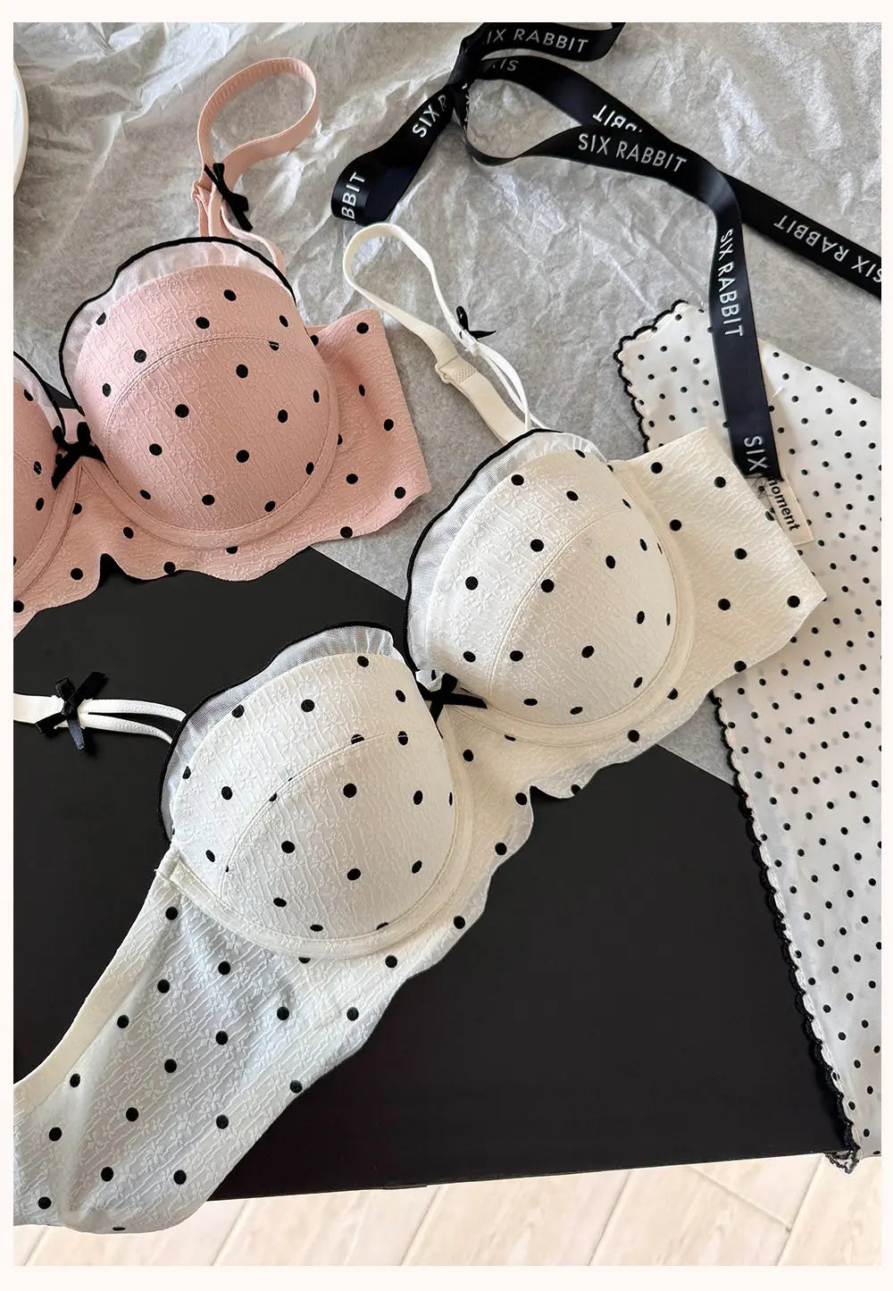 Ensemble Soutien-Gorge French Coquette à Pois Sans Armature, Effet Push Up Pour Petite Poitrine Forme Pêche, Confortable et Sexy