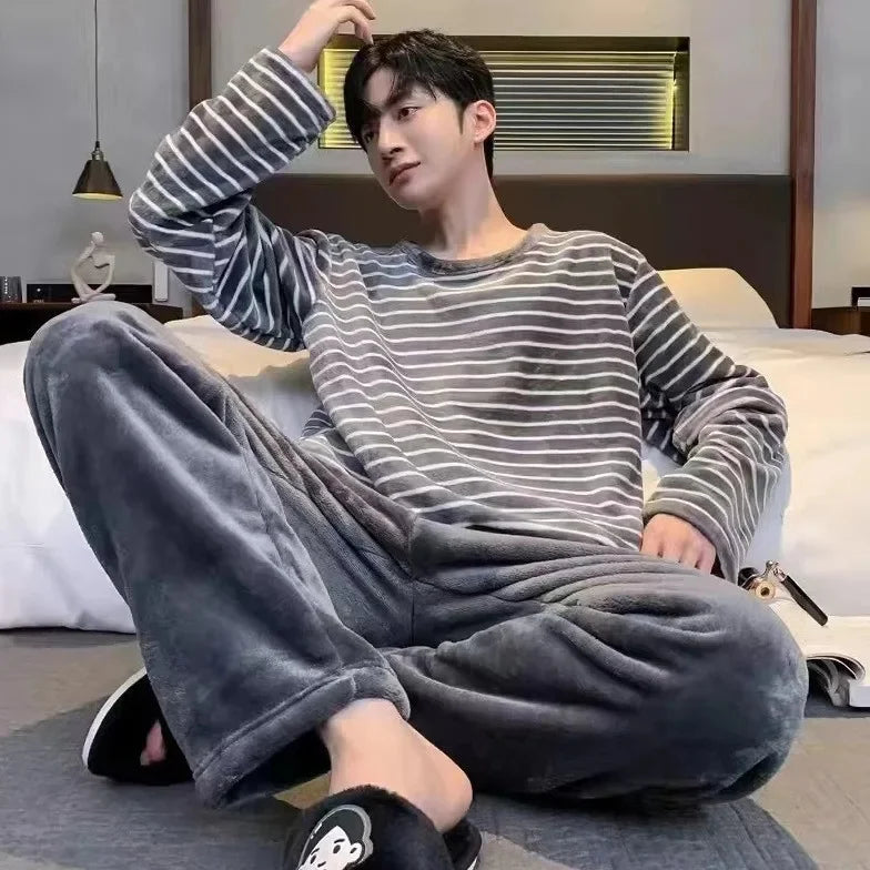 Loose Fit Coral Fleece Pajama Set for Men Winter Comfortable round Neck Plaid Design Home Clothes Youth Large Size Nightwear