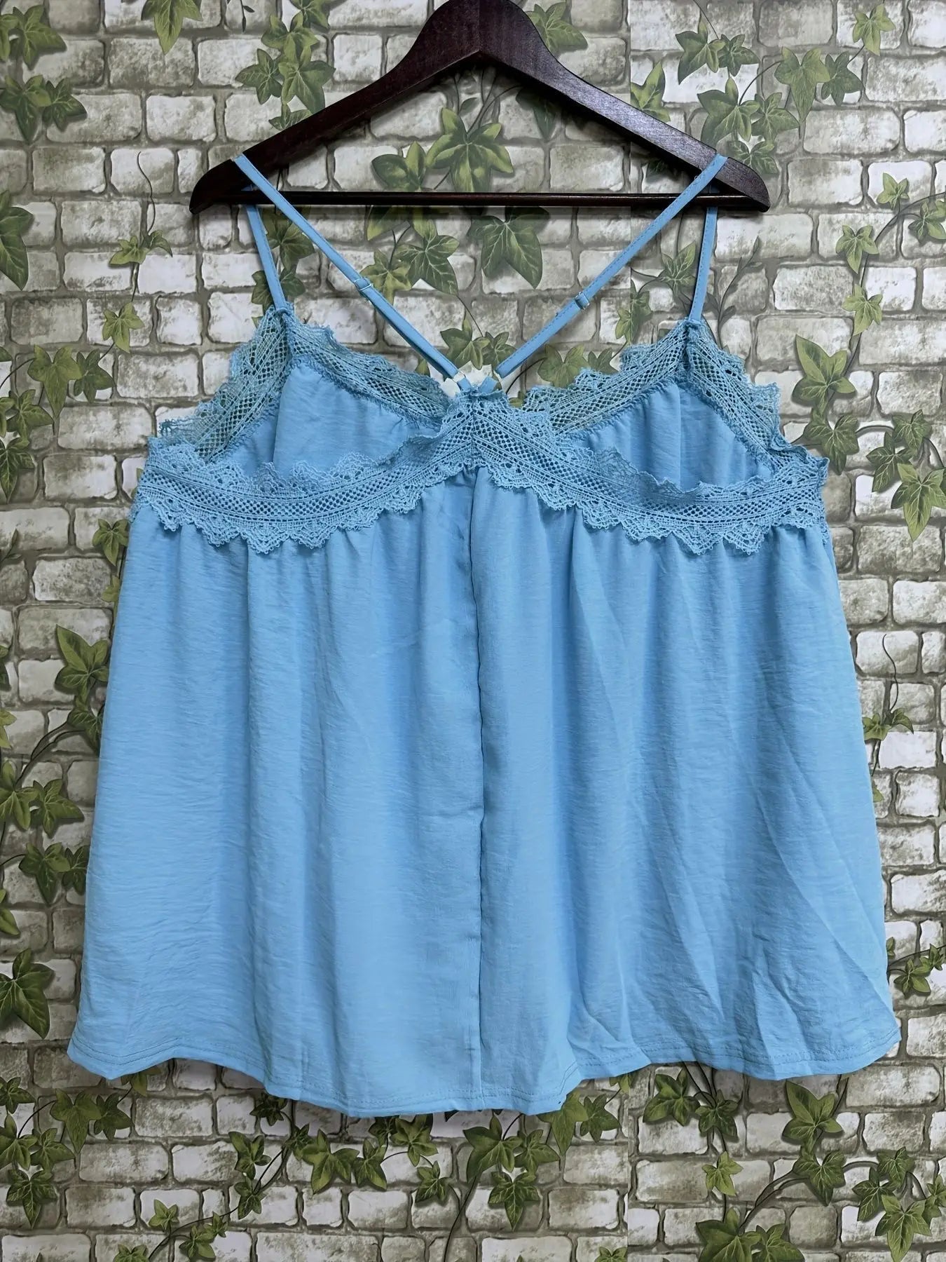 2026 New Summer Sexy Lace Splice V-Neck Tank Top Breathable Slim Fit Cami Tops Holiday Party Base Layer