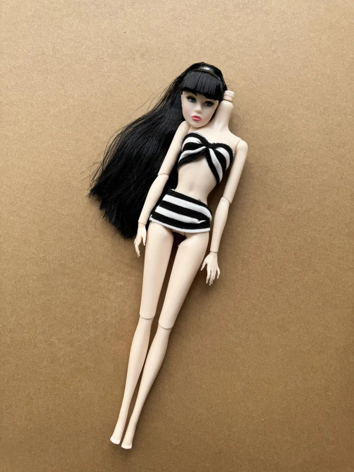 1/6 Scale Multi-jointed Fashion Doll Heads with Bangs Pony Tail Super White Beige Dark Brown Skin Tone PP Doll Figures for Colle