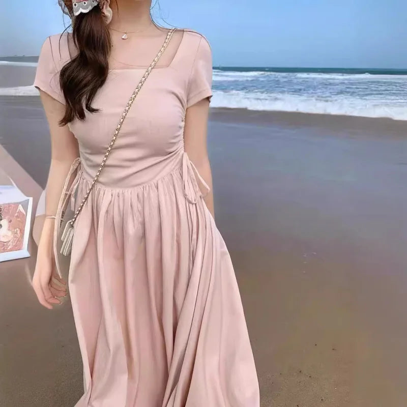Hepburn-style square-neck dress for women, summer French style, petite, elegant, waist-cinching, fairy-like, first-love long dre