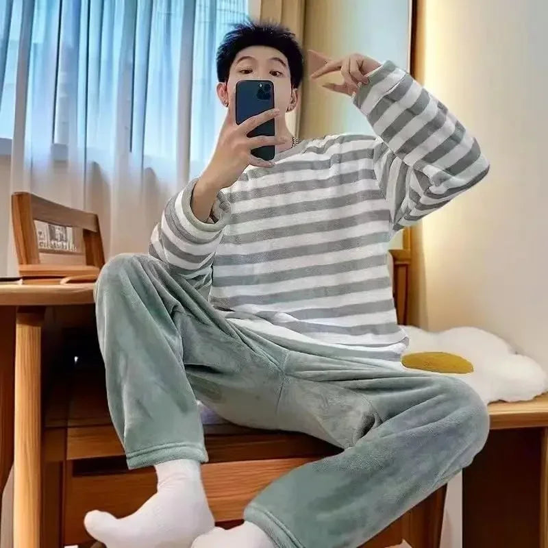 Loose Fit Coral Fleece Pajama Set for Men Winter Comfortable round Neck Plaid Design Home Clothes Youth Large Size Nightwear