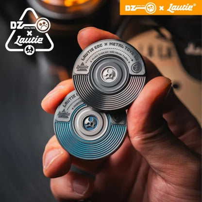 STOCK LAUTIE X DZ Co-Branded Showhand-Longplay Pocket Haptic Coin Fidget Toy Hand Spinner