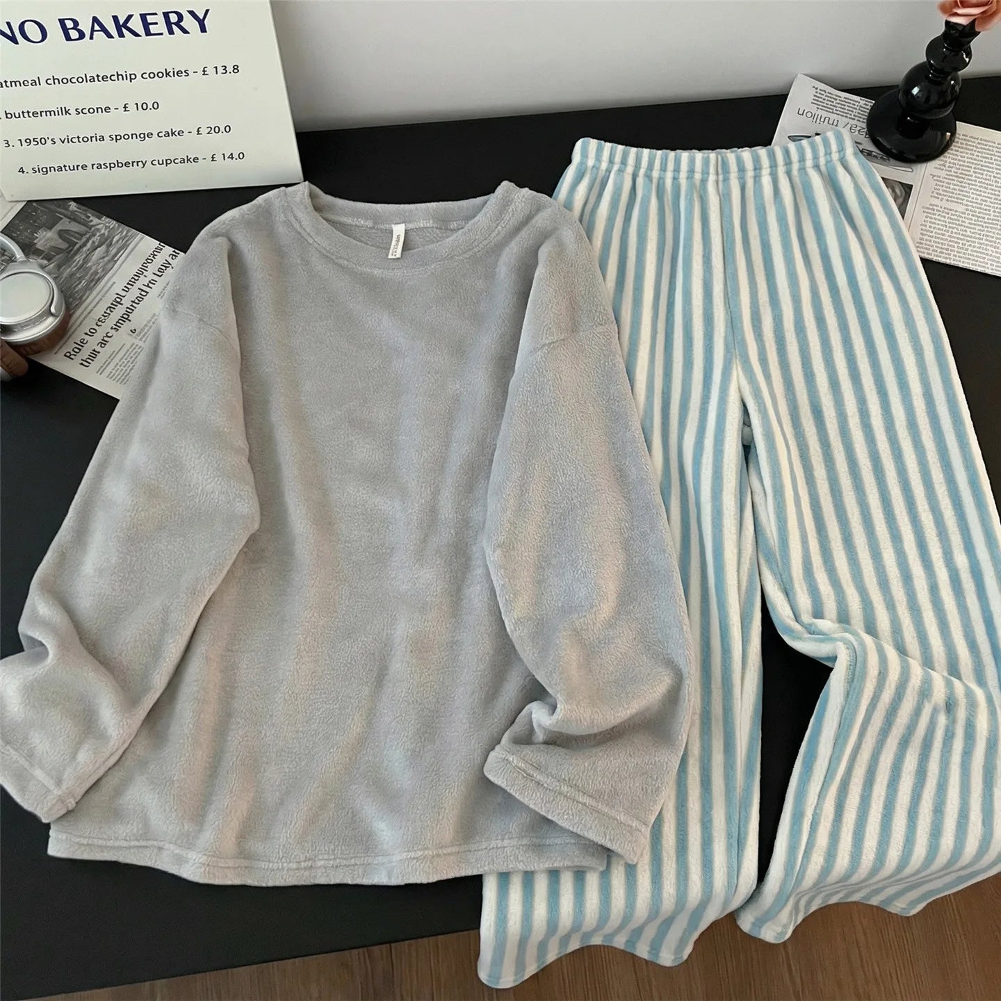 Men's Coral Fleece Pajamas Thickened Flannel Home Clothes Set Casual Loose Fit Autumn Winter Warm Sleepwear round Neck Sweats...