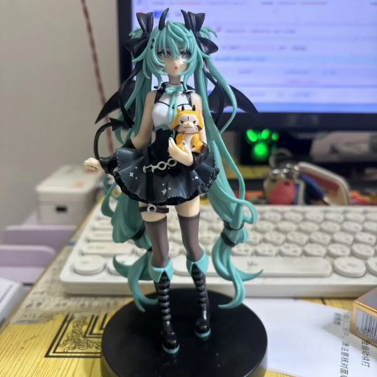 In stock Hatsune Miku Desktop Cute Action Figure 11cm Neko T-Shirt Ver. Anime Figurine Kawaii  Model Toy Gift