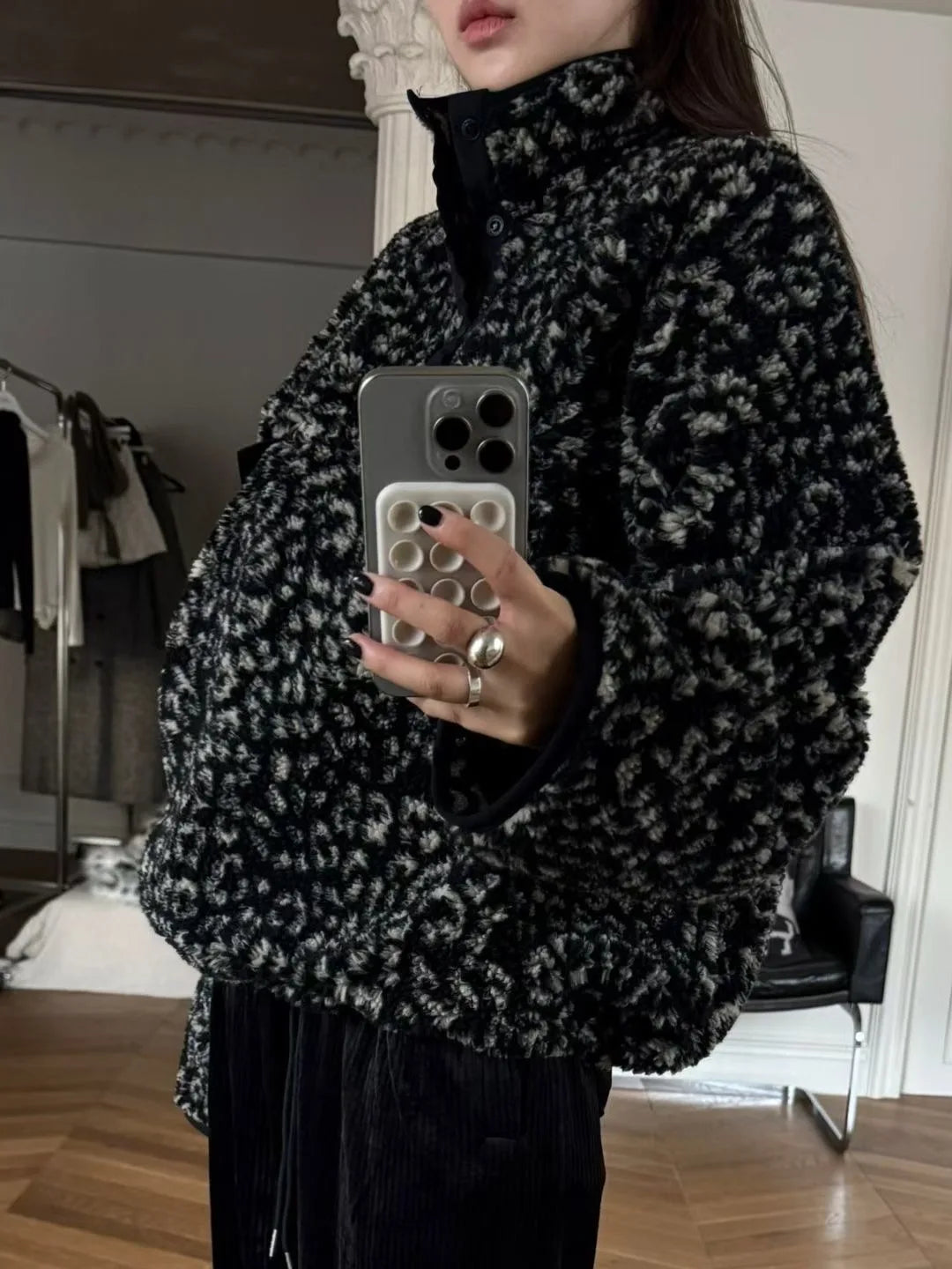 Winter Thickened Lamb Fur Sweatshirt Women's Outerwear Casual Loose Fit Long Sleeve Zipper Closure Hoodie Fashionable Tote De...