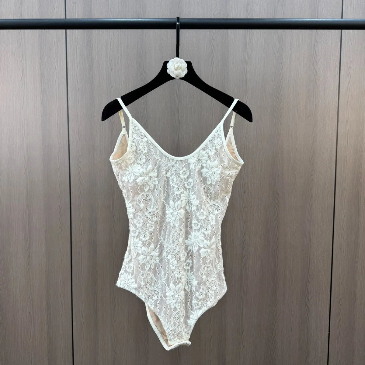 2026 New Arrival Women's Y2K Bodysuit Style Backless Lace Camisole Spring Summer Slim Fit White Tank Top for Outerwear