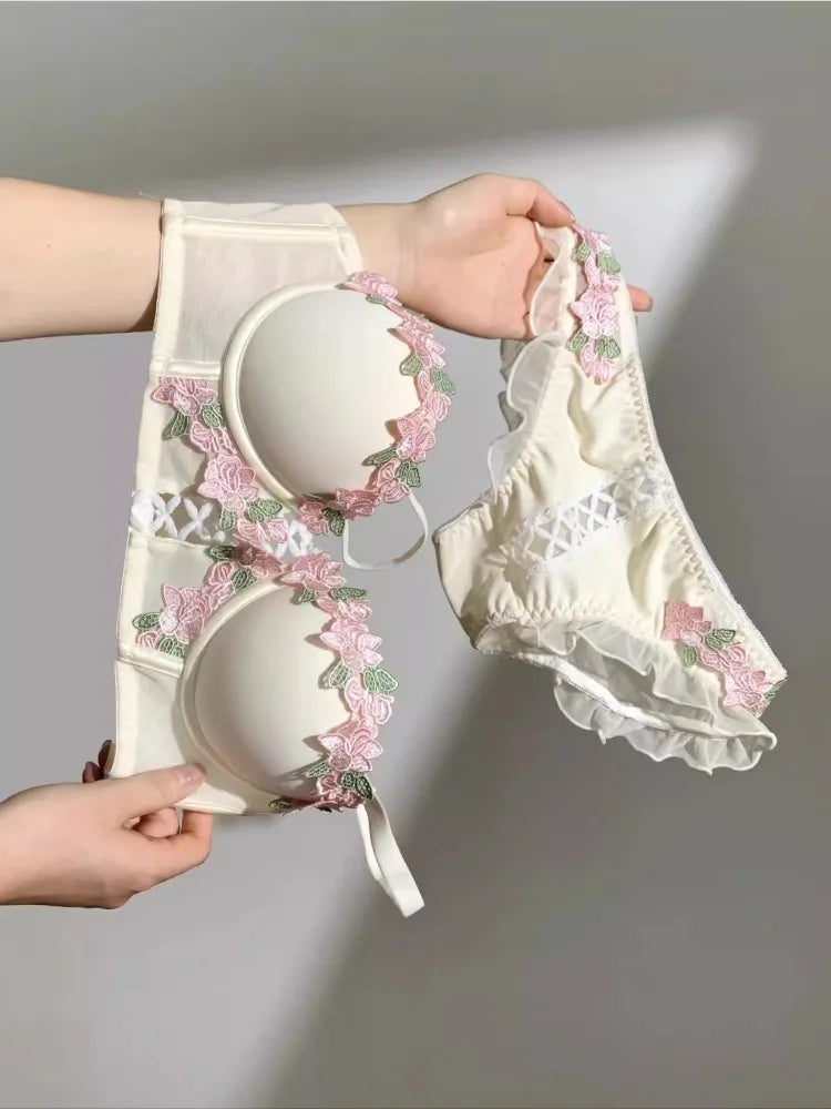MOYISU Tushy Viral Cute Bralette Wireless Summer Bra for Teens, Anti Sagging Small Chest No Underwire Kawaii Style Lingerie Set