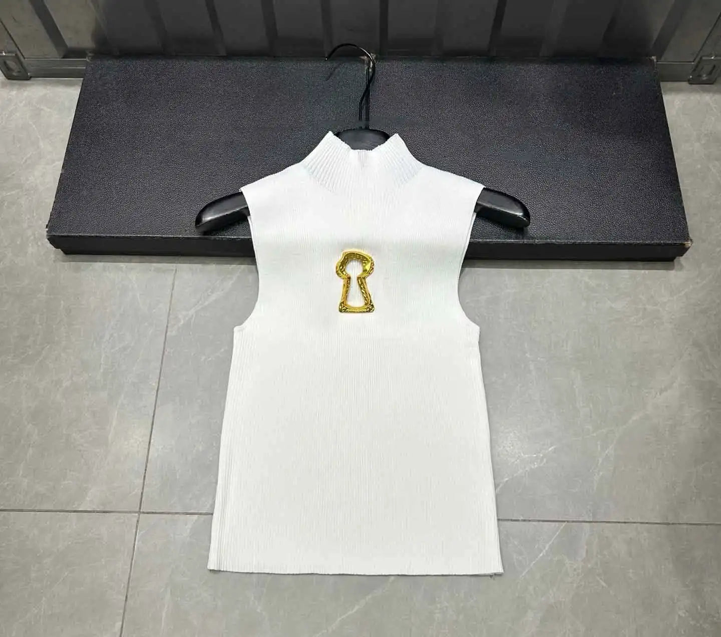 Spring Summer Solid Spliced Metal Buckle Slimming Knit Tshirt For Women Turtleneck Sleeveless Minimalist T Shirt Female Fashion