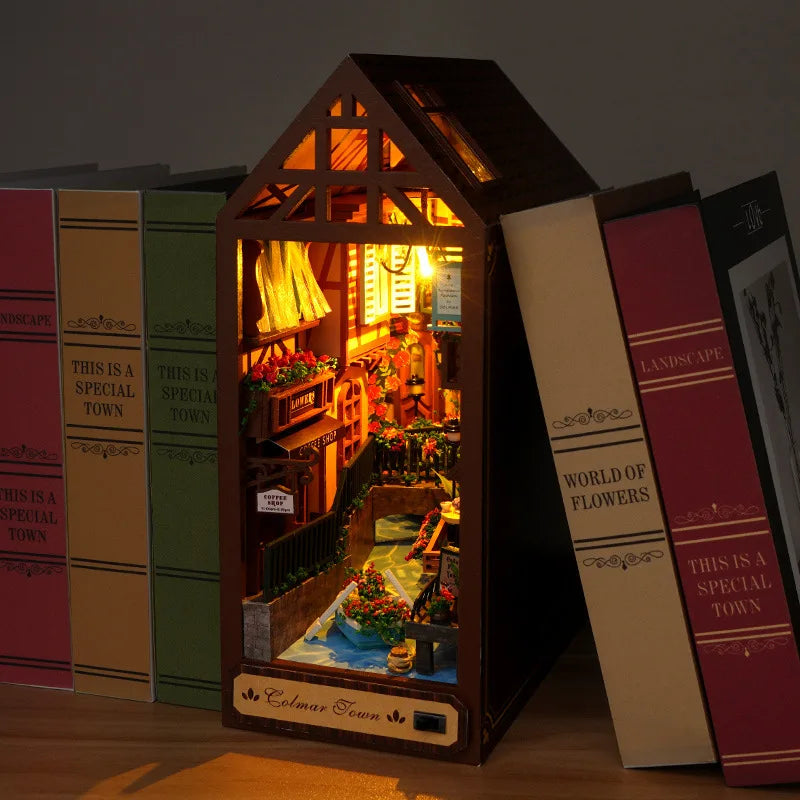 TC16/TC18/TC35/TC36/TC39 DIY Wooden Book Nook Shelf Insert Kit Bookshelf Forest House Dollhouse Bookend Toys Girls Xmas Gifts