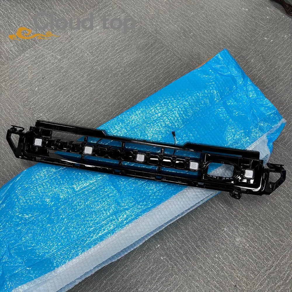 Car Ventilation Grille Front Bumper Grill With Led Dynamic Running Light OCTA for Land Rover Defender 20-25 90 110 130